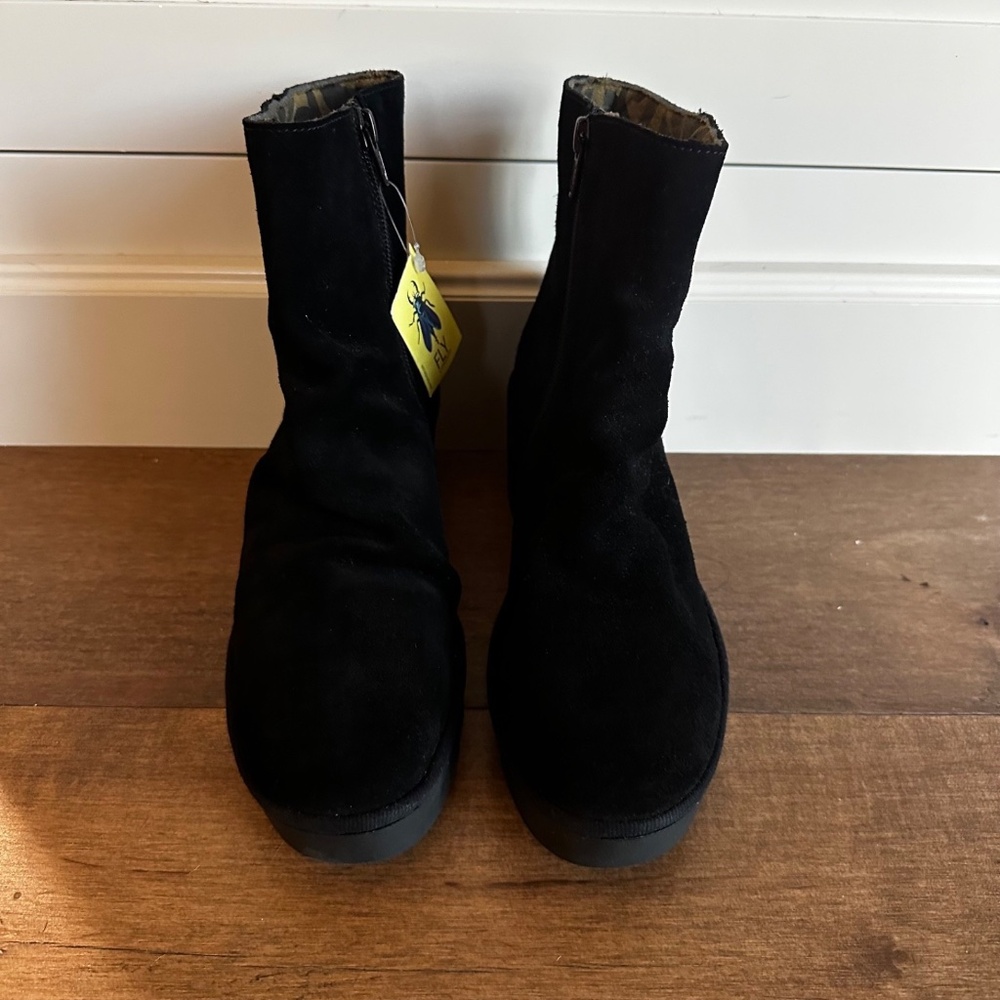 FLY London Baan Boots BAAN538FLY Black Oil Suede Wedge Ankle Boots Womens Sz 37 - Picture 3 of 7